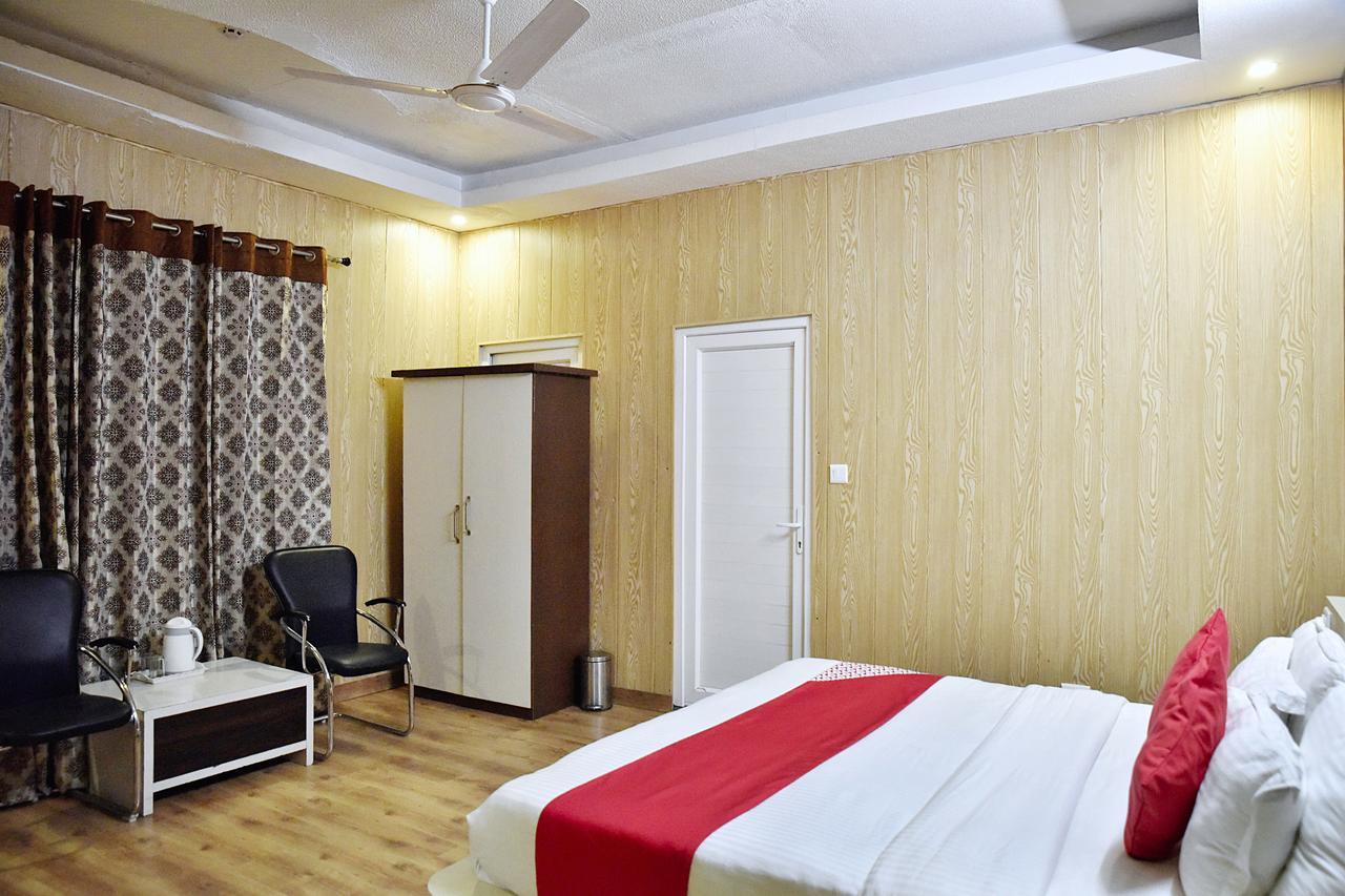 Vakratunda Hotel Dharamshala Exterior photo
